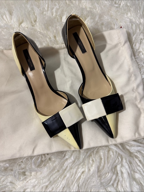 Louis Vuitton Shoes - Louis Vuitton Two-Tone Pointed Toe Pumps in Black and White size 39 or 8.5